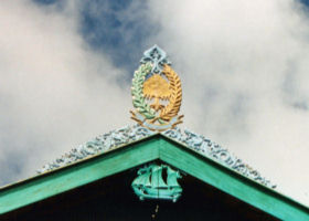 Ara Roof Gable Decoration